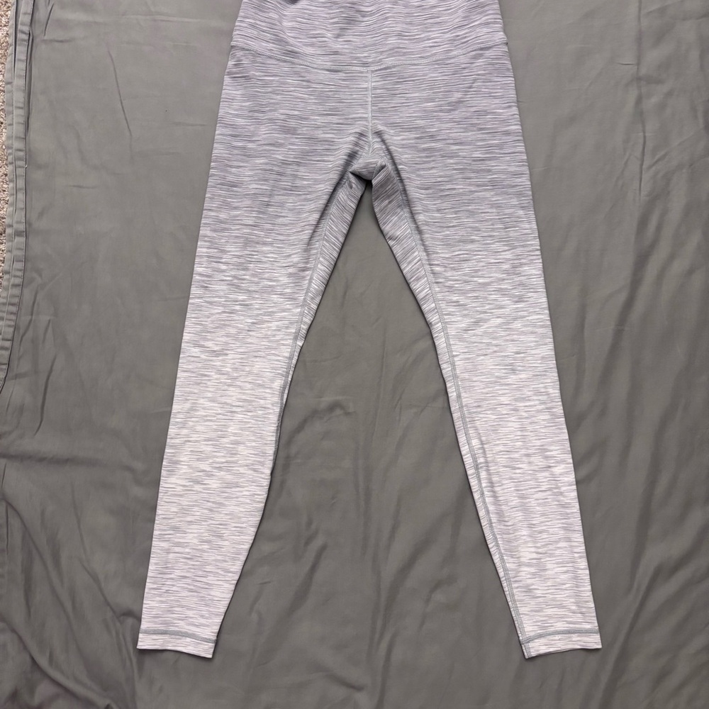 🌫️ Lululemon Wunder Under Leggings – Size 10 – Ombré Heathered Grey and White